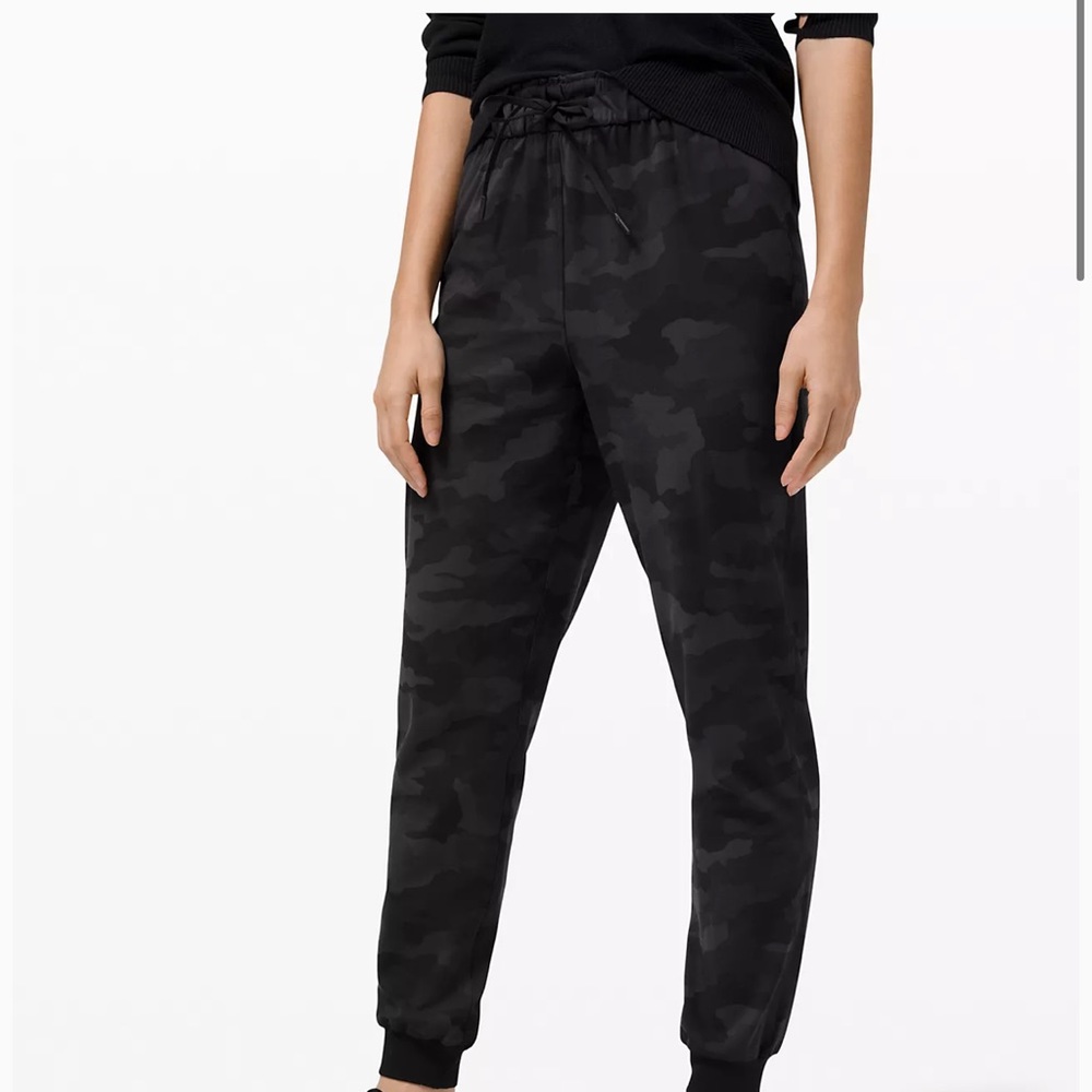LULULEMON stretch luxtreme high-rise sweatpants - Picture 4 of 6